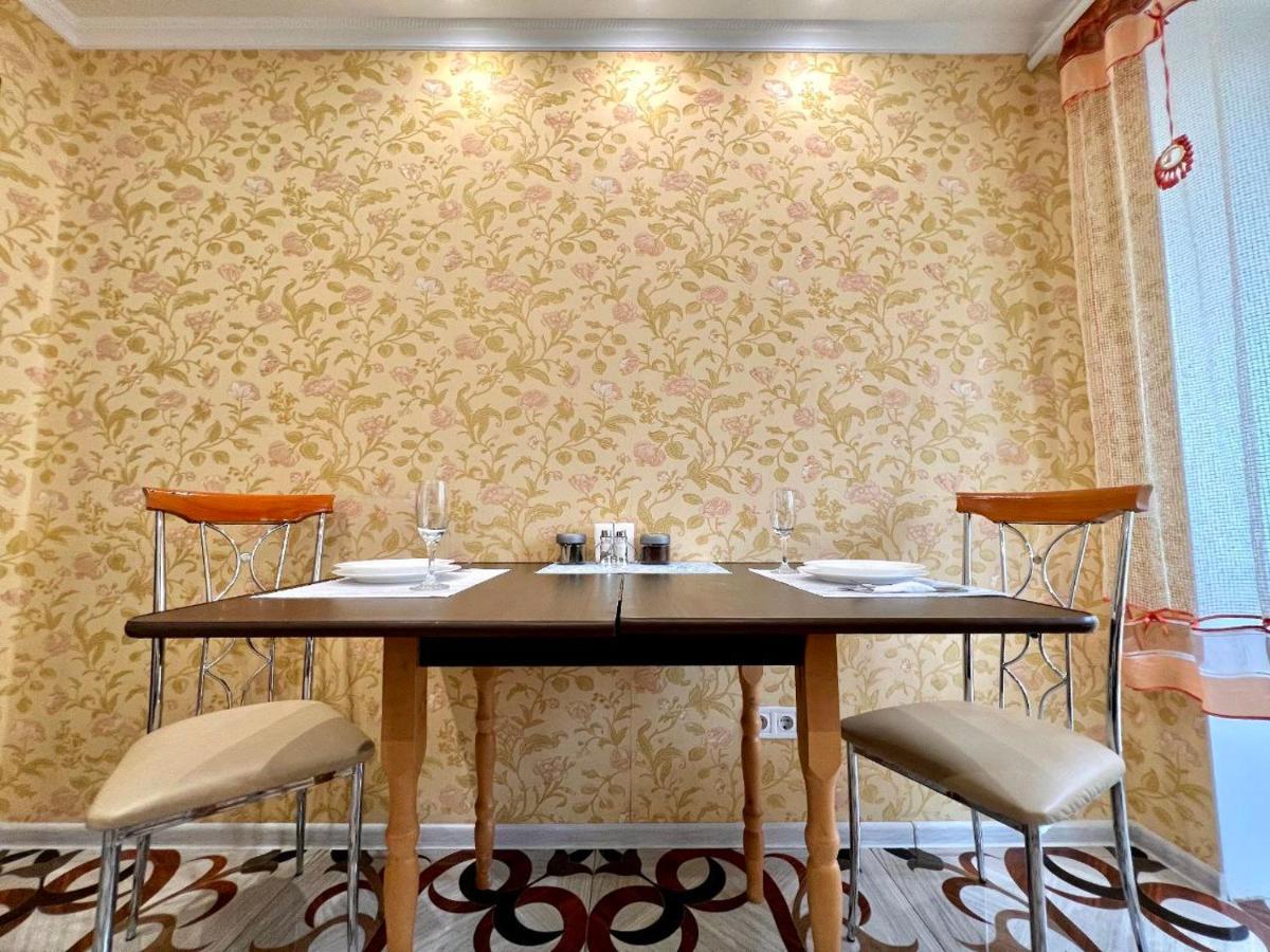 Apartpoltava Двокімнатні Апартаменти, До 6 Спальних Місць, Кутова Ванна, Корпусний Парк, Документи Для Відрядження Exterior foto